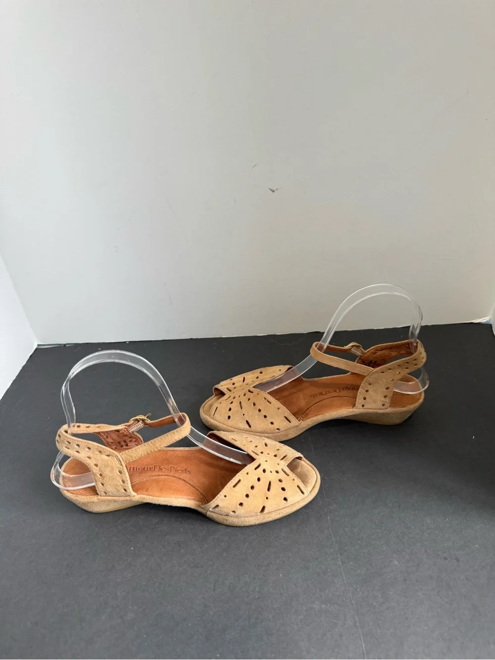 L'Amour Des Pieds Brenn wedge sandals featuring perforated suede. Size 6M